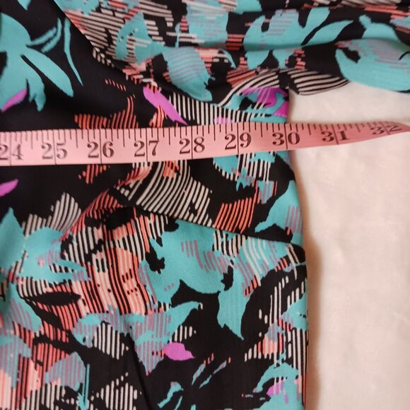 Boutique Brand, Plus Size 3X, Button Down blouse, Multi-Colored, Lovely, Light - Picture 12 of 16